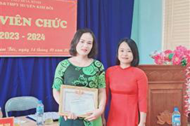 Khen thưởng công đoàn viên có thành tích xuất sắc trong hoạt động công đoàn